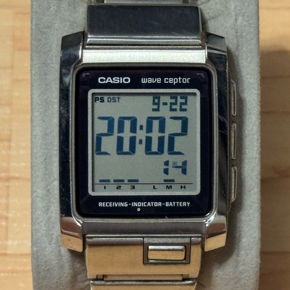 Casio I-RANGE IRW-100 Solar Atomic Wave Ceptor Mens Vintage Digital Watch IRW100 - Picture 1 of 9